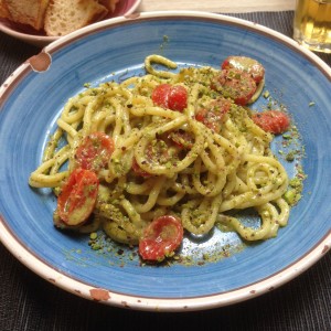 Spaghetti al pesto di pistachio di Bronte at Sicily in Tavola