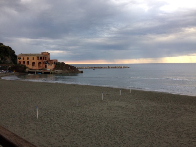 Levanto, the trail starts by going uphill near the beach