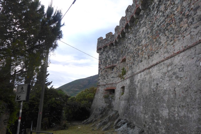 Castle in Levanto. Also note the red and white trail marker, those are important