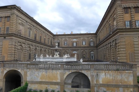 The back of the palace facing the gardens